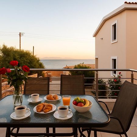 Seaside Getaway - Aelia Villa'S Dreamy Paradise Petalídi Kültér fotó